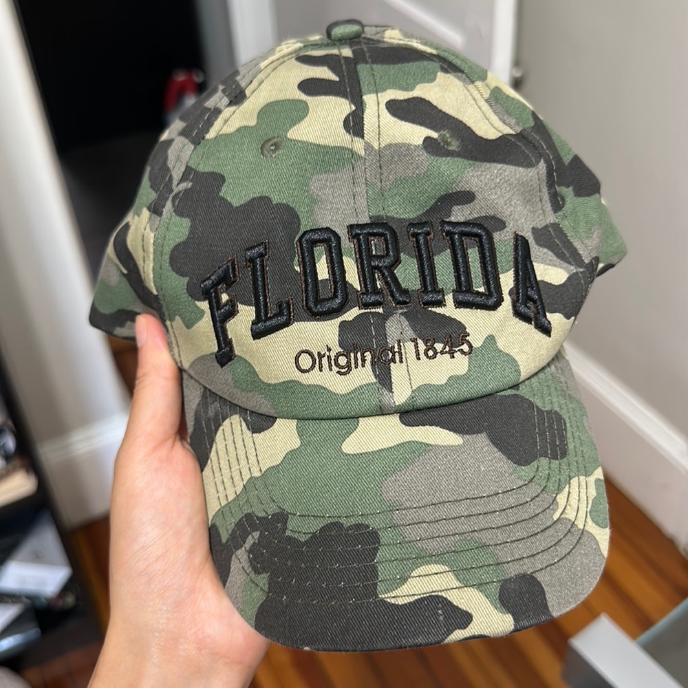 New Robin Ruth Florida camouflage hat.